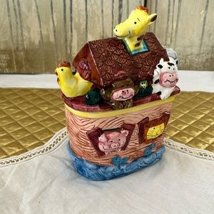 Express Productions Noah’s Ark Small Cookie Jar 9” X 5 1/2”